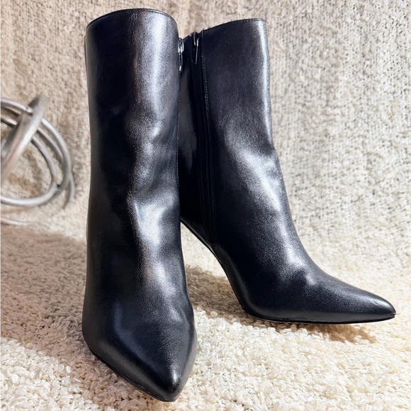 Rouge! Shoes - Rouge! Sleek Black Ankle Booties